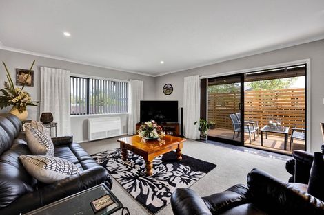 Photo of property in 21 Elizabeth Grove, Stratford, 4332