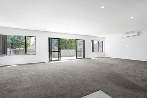 Photo of property in 18a Riverpark Crescent, Henderson, Auckland, 0610