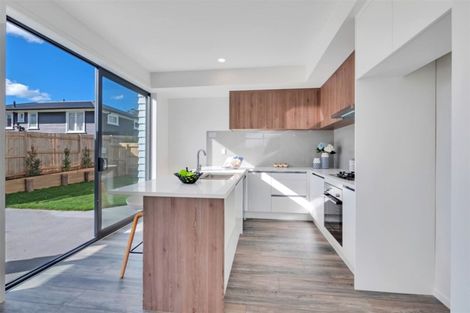 Photo of property in 107a Sturges Road, Henderson, Auckland, 0612