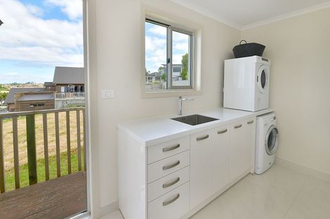 Photo of property in 27 Mariner Drive, Gulf Harbour, Whangaparaoa, 0930