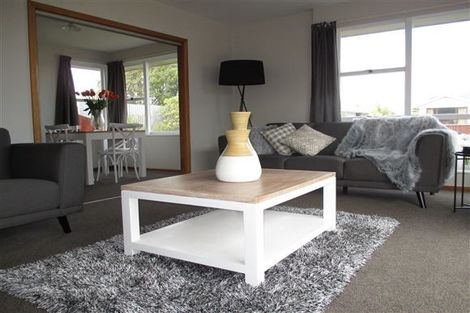 Photo of property in 6 Davidson Crescent, Hornby, Christchurch, 8042