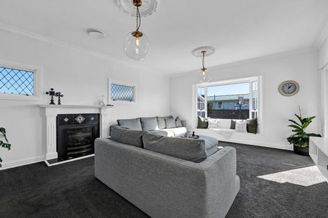 Photo of property in 11 Fantham Street, Hawera, 4610