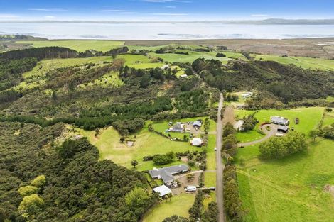 Photo of property in 158 Mcleod Road, South Head, Helensville, 0874