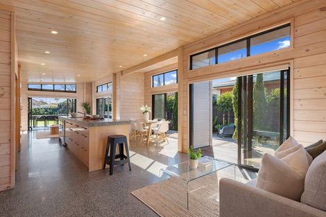 Photo of property in 7 Yardley Street, Avonhead, Christchurch, 8042