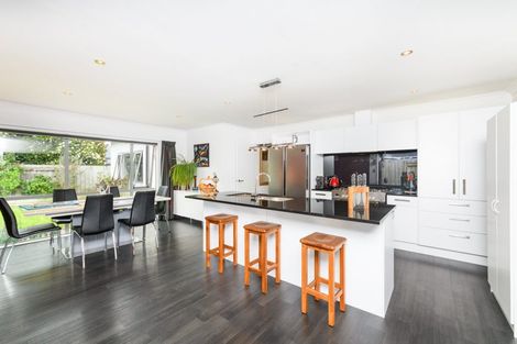 Photo of property in 3 D'urville Place, Kelvin Grove, Palmerston North, 4414