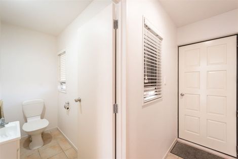 Photo of property in 5/2 Sunnydale Place, Oteha, Auckland, 0632