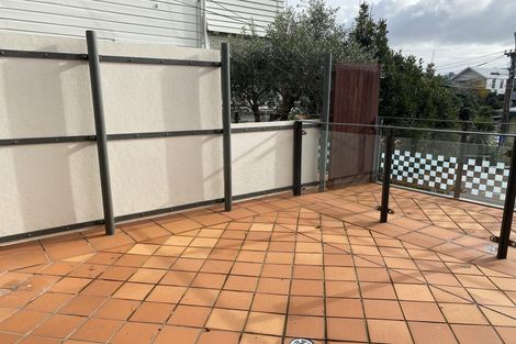 Photo of property in 50b Hawker Street, Mount Victoria, Wellington, 6011