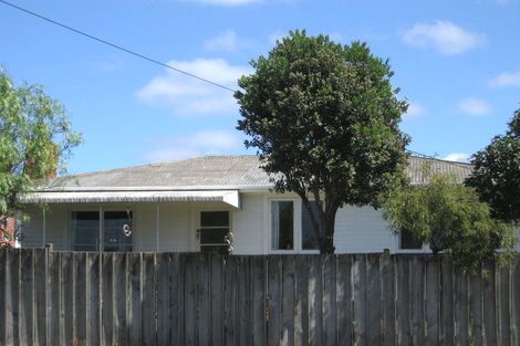 Photo of property in 1/164 Rangatira Road, Beach Haven, Auckland, 0626