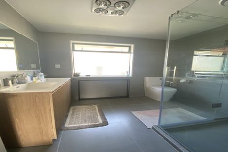 Photo of property in 8 Marlon Lane, East Tamaki, Auckland, 2016