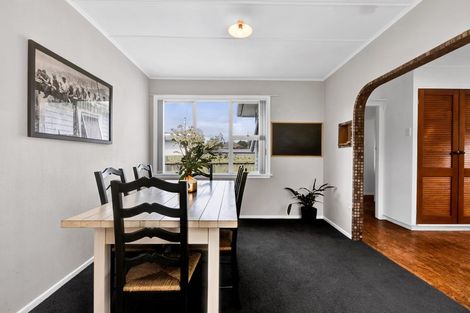 Photo of property in 31 Paritutu Road, Spotswood, New Plymouth, 4310