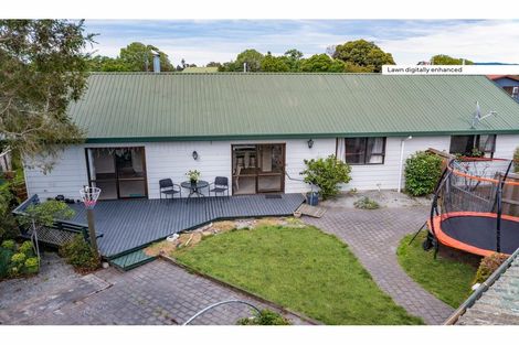 Photo of property in 11 Kowai Place, Amberley, 7410