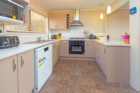 Photo of property in 8b Ladies Mile, Manly, Whangaparaoa, 0930