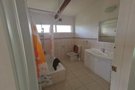 Photo of property in 1/37 Coronation Road, Hillcrest, Auckland, 0627