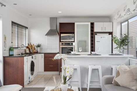 Photo of property in 3/50 May Street, Mount Maunganui, 3116