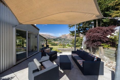 Photo of property in 12 Hillview Place, Wanaka, 9305