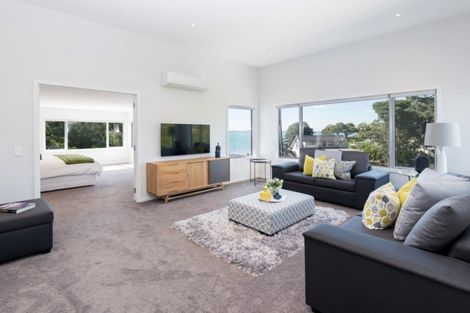Photo of property in 208 Mellons Bay Road, Mellons Bay, Auckland, 2014