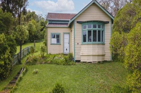 Photo of property in 190 Newlands Road, Newlands, Wellington, 6037