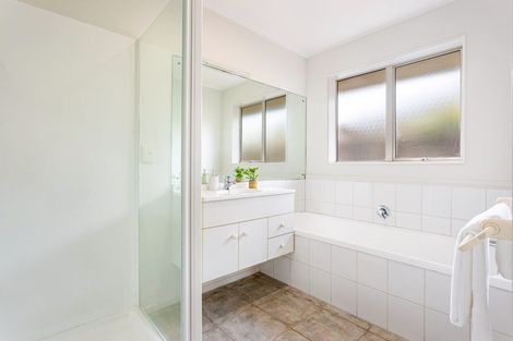 Photo of property in 55 Kingdale Road, Henderson, Auckland, 0610