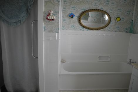 Photo of property in 84 Shearman Street, Waimate, 7924