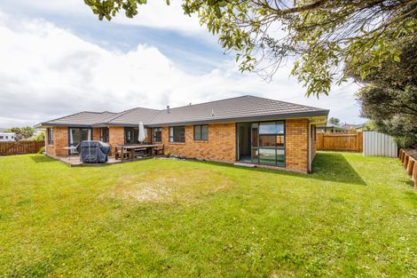Photo of property in 14 Woodgate Court, Fitzherbert, Palmerston North, 4410