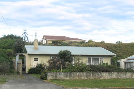 Photo of property in 46 Moana Street, Otaki Beach, Otaki, 5512