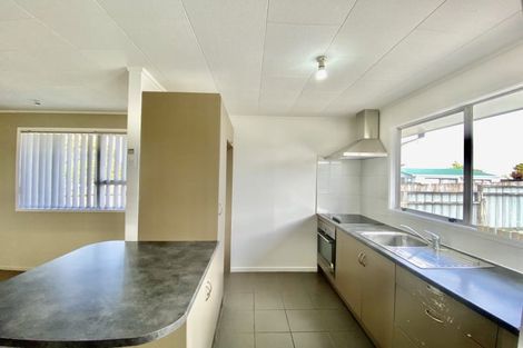 Photo of property in 37 Alabaster Drive, Papatoetoe, Auckland, 2025