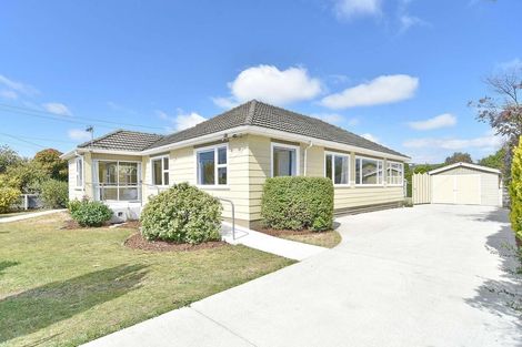 Photo of property in 17 Bateman Avenue, Bryndwr, Christchurch, 8053