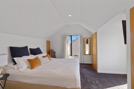 Photo of property in 1 Oakford Close, Riccarton, Christchurch, 8011