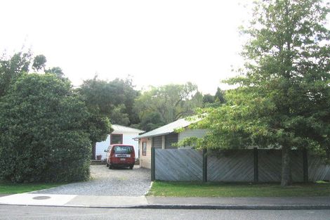 Photo of property in 11 Moeraki Road, Maoribank, Upper Hutt, 5018
