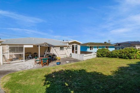 Photo of property in 29 Simons Street, Moturoa, New Plymouth, 4310