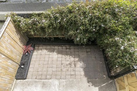 Photo of property in 2/100 Martin Street, Wallaceville, Upper Hutt, 5018