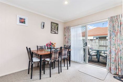 Photo of property in 2 Chatswood Place, Rototuna, Hamilton, 3210