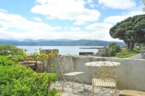 Photo of property in 379 Karaka Bay Road, Karaka Bays, Wellington, 6022