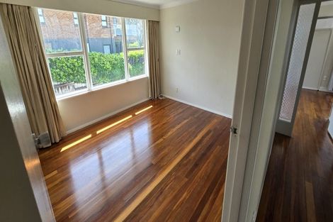 Photo of property in 12 Ruawai Road, Mount Wellington, Auckland, 1060