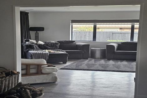 Photo of property in 4 Heaphy Place, Pukehangi, Rotorua, 3015