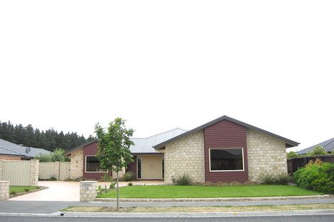Photo of property in 76 Puhara Avenue, Parklands, Christchurch, 8083