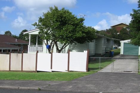 Photo of property in 8 Reverie Place, Massey, Auckland, 0614