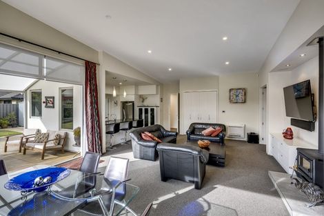 Photo of property in 52 Orotu Drive, Poraiti, Napier, 4112