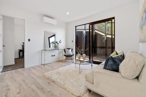 Photo of property in 36 Skulander Crescent, Orewa, 0931