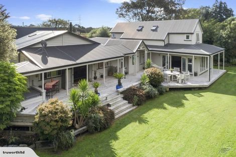 Photo of property in 186 Boord Crescent, Kumeu, 0891