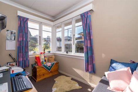 Photo of property in 10 Waldron Crescent, Green Island, Dunedin, 9018