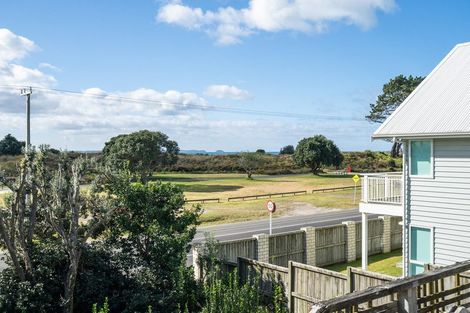 Photo of property in 706 Papamoa Beach Road, Papamoa Beach, Papamoa, 3118