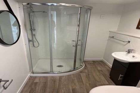 Photo of property in 282 Queens Drive, Lyall Bay, Wellington, 6022