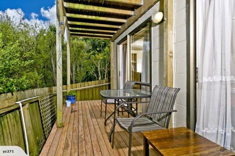 Photo of property in 1/3 Sunset Road, Totara Vale, Auckland, 0632