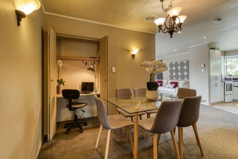 Photo of property in 1 Kaweka Place, Havelock North, 4130