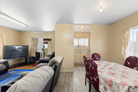 Photo of property in 1/10 Kennington Drive, Clendon Park, Auckland, 2103