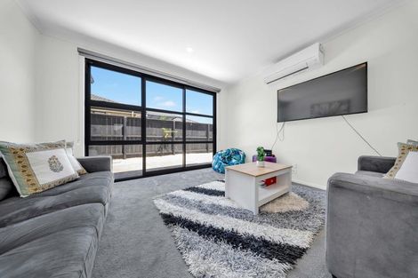 Photo of property in 63 Te Paea Avenue, Paerata, 2124