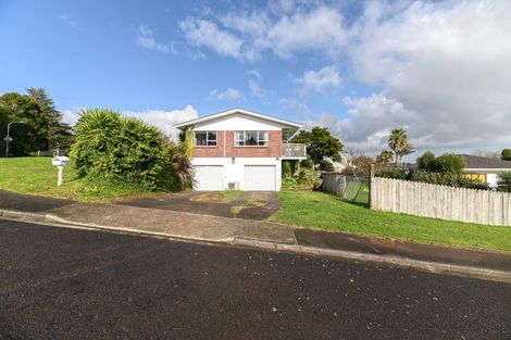 Photo of property in 2 April Place, Red Hill, Papakura, 2110