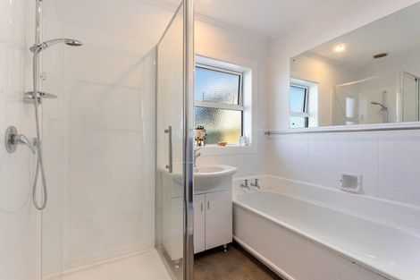 Photo of property in 1/175 Stredwick Drive, Torbay, Auckland, 0630