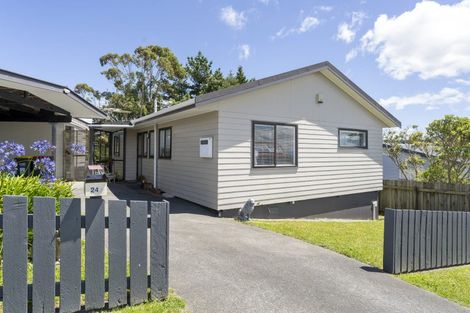 Photo of property in 24 Jasmine Grove, Maungaraki, Lower Hutt, 5010
